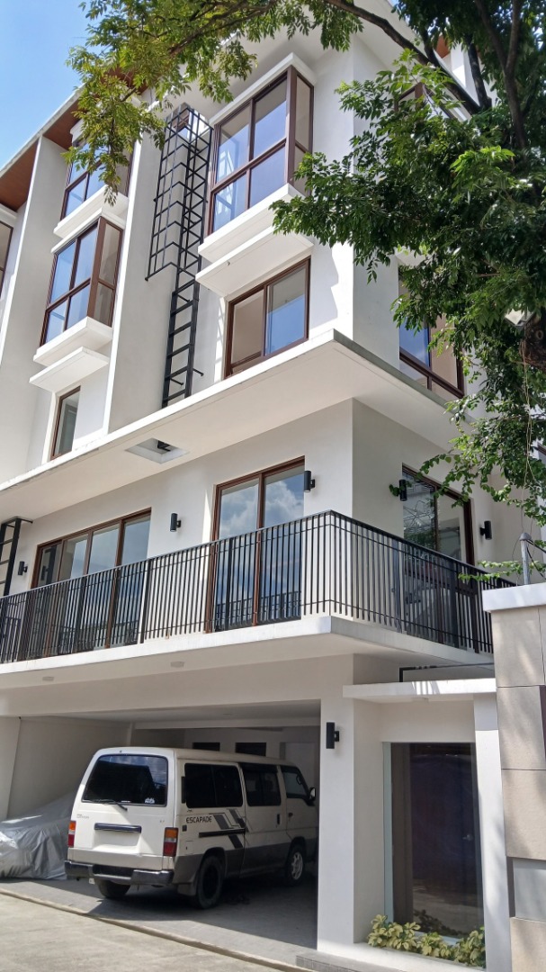 (Category: ) located in . Submitted by remax.portfolio (Listing ID 1463959467, Image 1). Description: .
