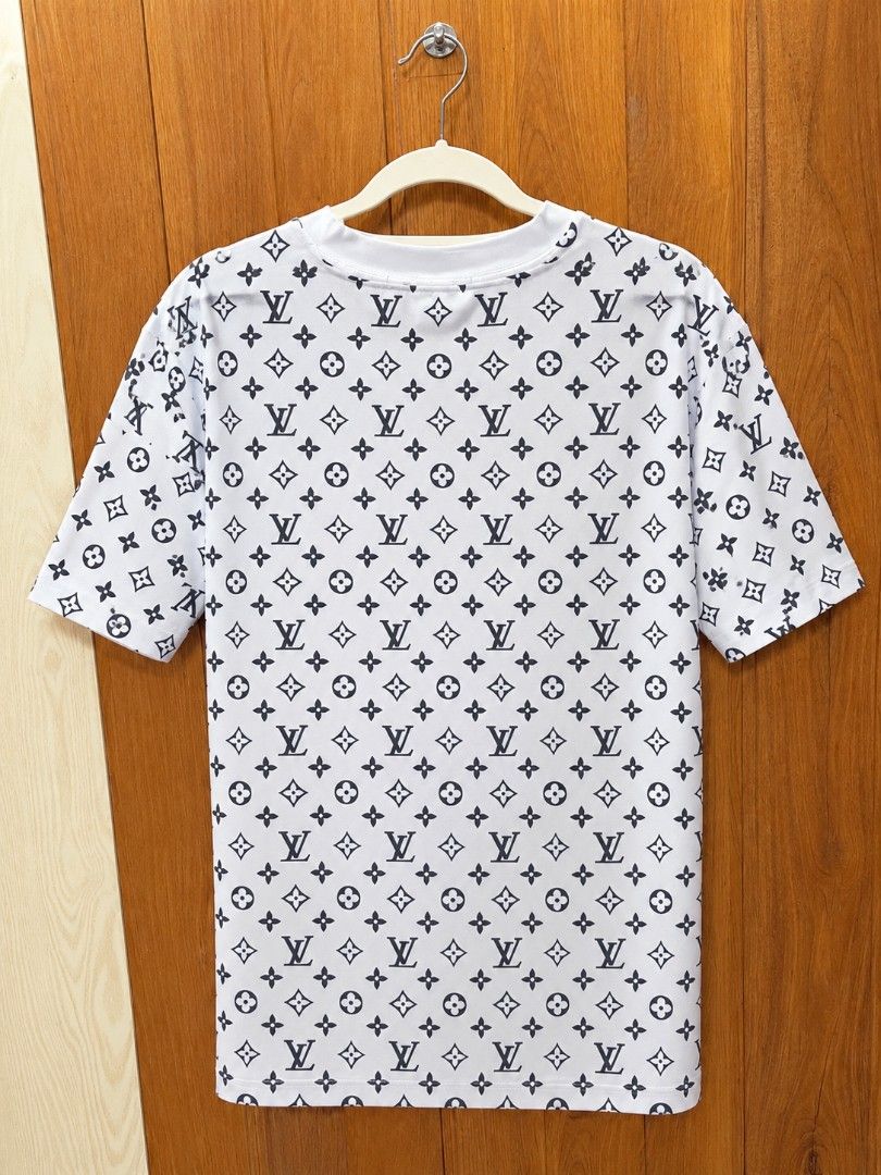 Branded And Vintage (Category: Tshirts & Polo Shirts ) located in Bulacan. Submitted by ukaybrandedshop (Listing ID 1463991118, Image 1). Description: Branded and Vintage Lahat Magaganda promise pm agad 💌.