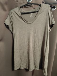 (Category: ) located in . Submitted by aemcloset (Listing ID 1464077898, Image 1). Description: .