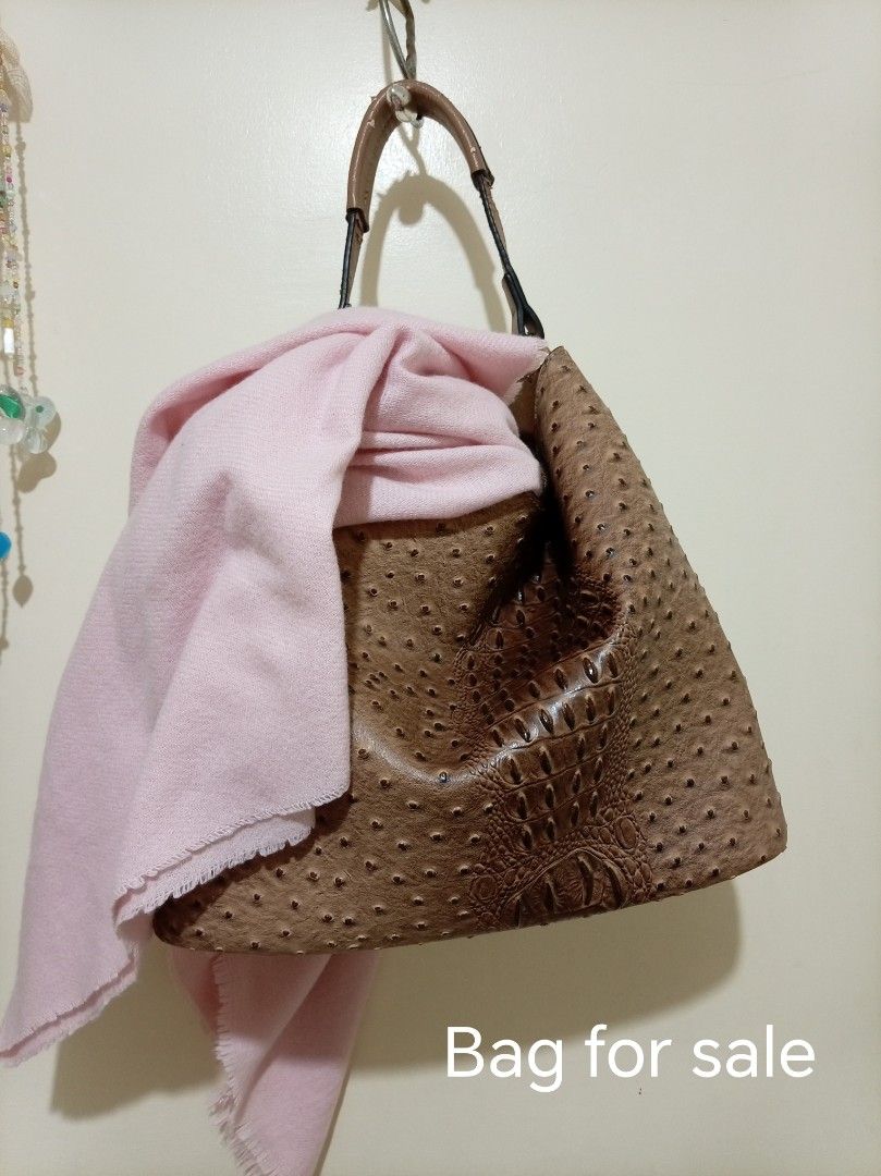 Brown Hobo Bag (Ostrich & Croc Print) (Category: Shoulder Bags) located in Malolos. Submitted by luxuryis_._water (Listing ID 1463976353, Image 1). Description: Up for a sturdy and spacious carrier? Selling this stylish brown hobo-style shoulder bag featuring a mixed faux-ostrich x faux-crocodile 🏷️ Brand: No Brand 🎨 Color: Brown 🧵Material: Synthetic Leather 🔎 Details: faux-ostrich × faux-crocodile leather, sturdy shiny hardware 📏 Measuremen