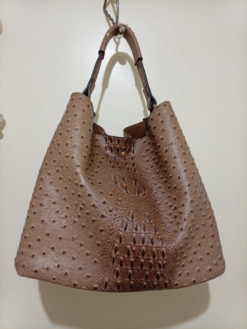 Brown Hobo Bag (Ostrich & Croc Print) (Category: Shoulder Bags) located in Malolos. Submitted by luxuryis_._water (Listing ID 1463976353, Image 2). Description: Up for a sturdy and spacious carrier? Selling this stylish brown hobo-style shoulder bag featuring a mixed faux-ostrich x faux-crocodile 🏷️ Brand: No Brand 🎨 Color: Brown 🧵Material: Synthetic Leather 🔎 Details: faux-ostrich × faux-crocodile leather, sturdy shiny hardware 📏 Measuremen