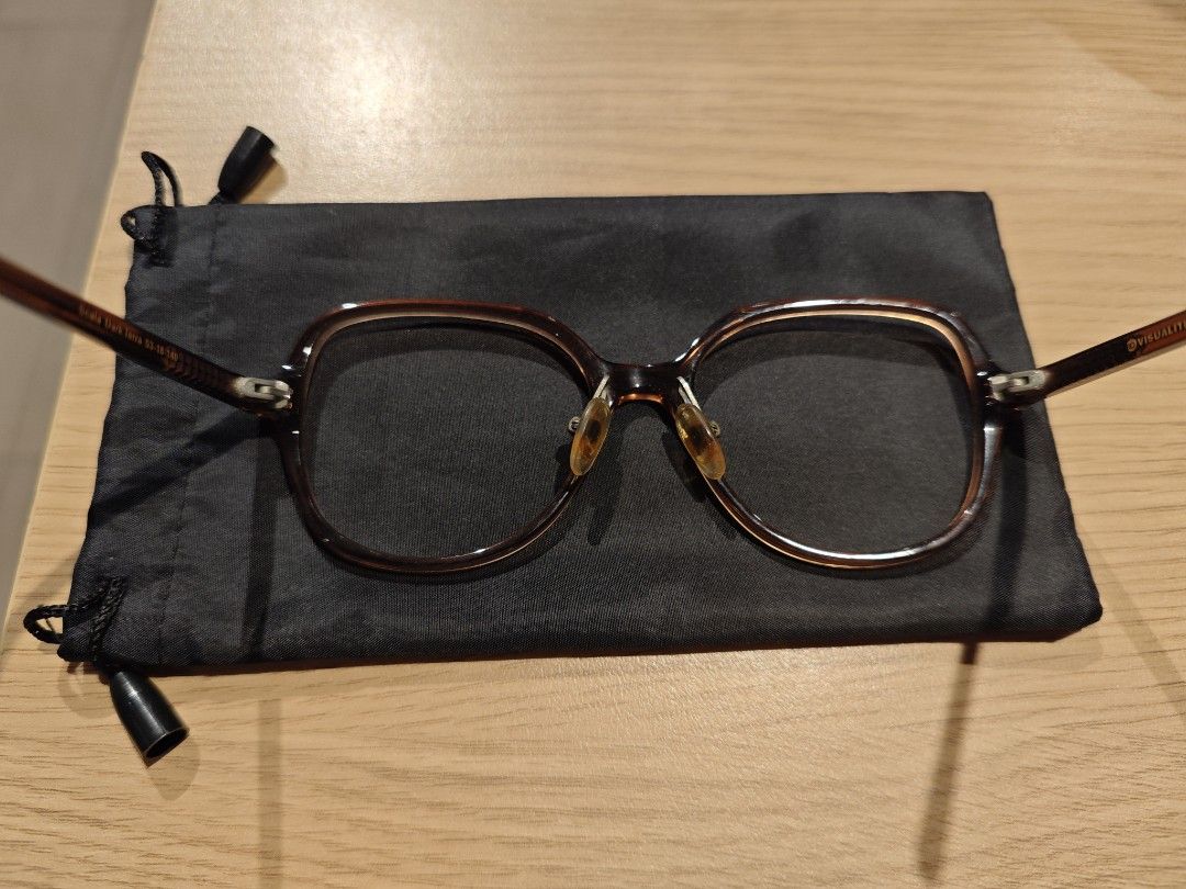 Brown Oversized Round Eyeglasses with Case (Category: Sunglasses & Eyewear) located in Manila. Submitted by mimi_catt (Listing ID 1464066085, Image 2). Description: - Chunky, oversized round frames - Translucent tortoiseshell-like pattern - Color: Brown - Includes a soft black pouch - Ideal for a statement fashion look - Ready to be fitted with your prescription lenses.