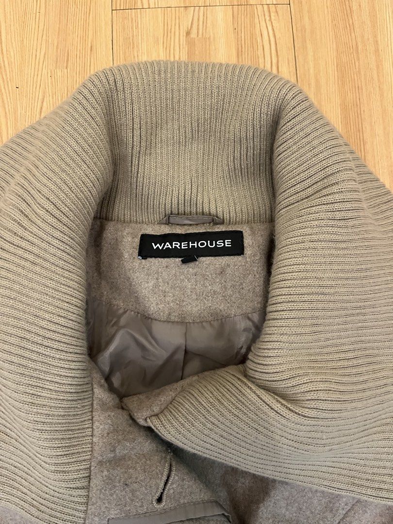 Brown Wool Coat with Oversized Collar (Category: Coats, Jackets and Outerwear) located in Manila. Submitted by ezrapaeste (Listing ID 1463957305, Image 2). Description: Used only once in japan all good no issues good thick material.
