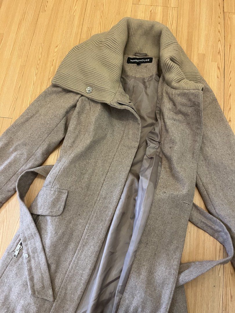 Brown Wool Coat with Oversized Collar (Category: Coats, Jackets and Outerwear) located in Manila. Submitted by ezrapaeste (Listing ID 1463957305, Image 3). Description: Used only once in japan all good no issues good thick material.