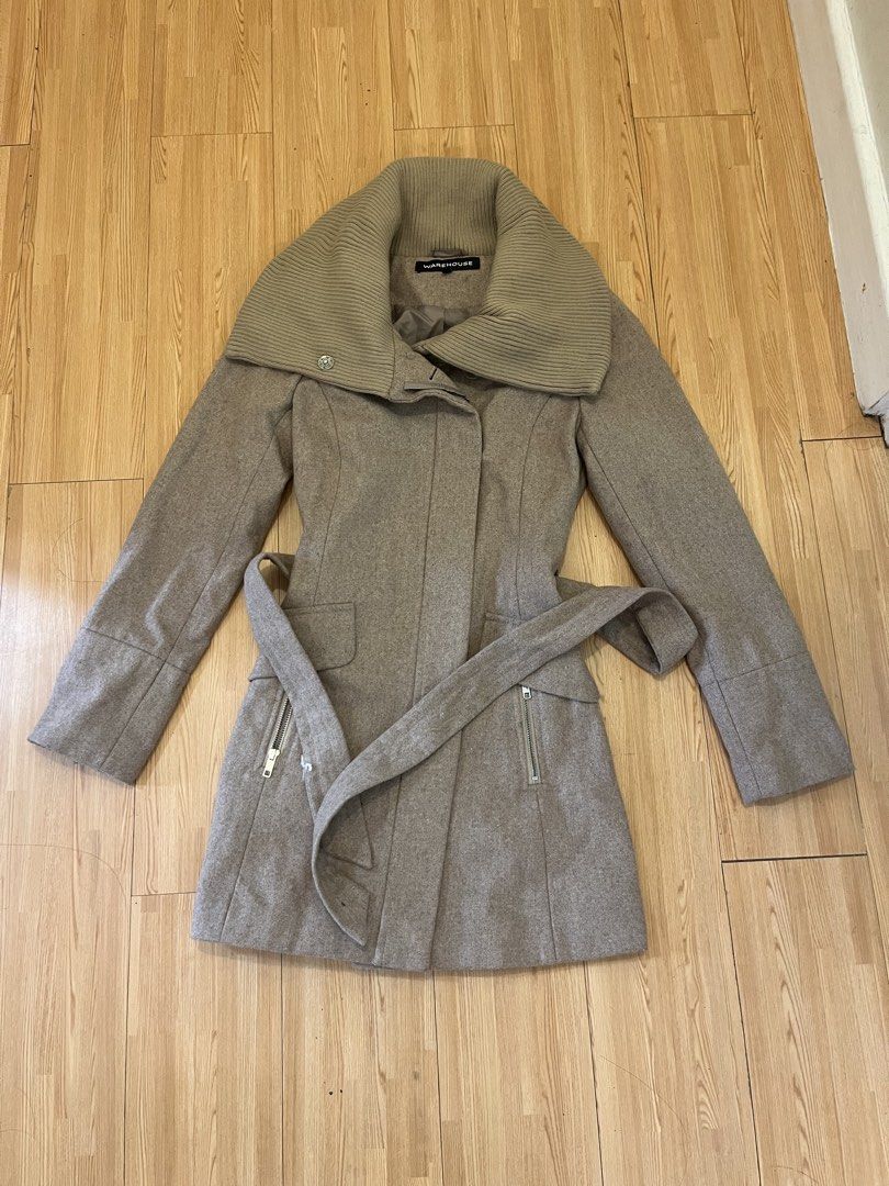 Brown Wool Coat with Oversized Collar (Category: Coats, Jackets and Outerwear) located in Manila. Submitted by ezrapaeste (Listing ID 1463957305, Image 1). Description: Used only once in japan all good no issues good thick material.