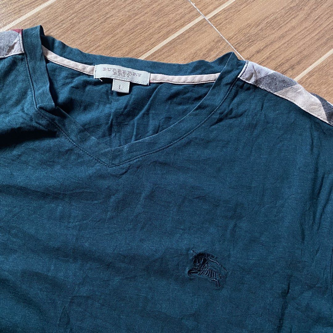 Burberry brit shirt (Category: Tshirts & Polo Shirts ) located in Paete. Submitted by fat.archives (Listing ID 1464085011, Image 2). Description: Dimes Bust 19 Length 25 +sf.