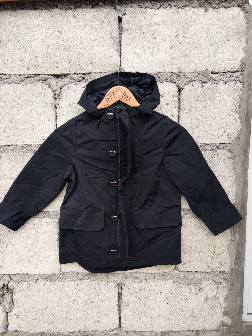 Burberry coat 6yrs old (Category: Babies & Kids Fashion) located in Bayombong. Submitted by jeffreybee (Listing ID 1463962445, Image 1). Description: GOOD AS NEW FOR 6YRS OLD AUTHENTIC.