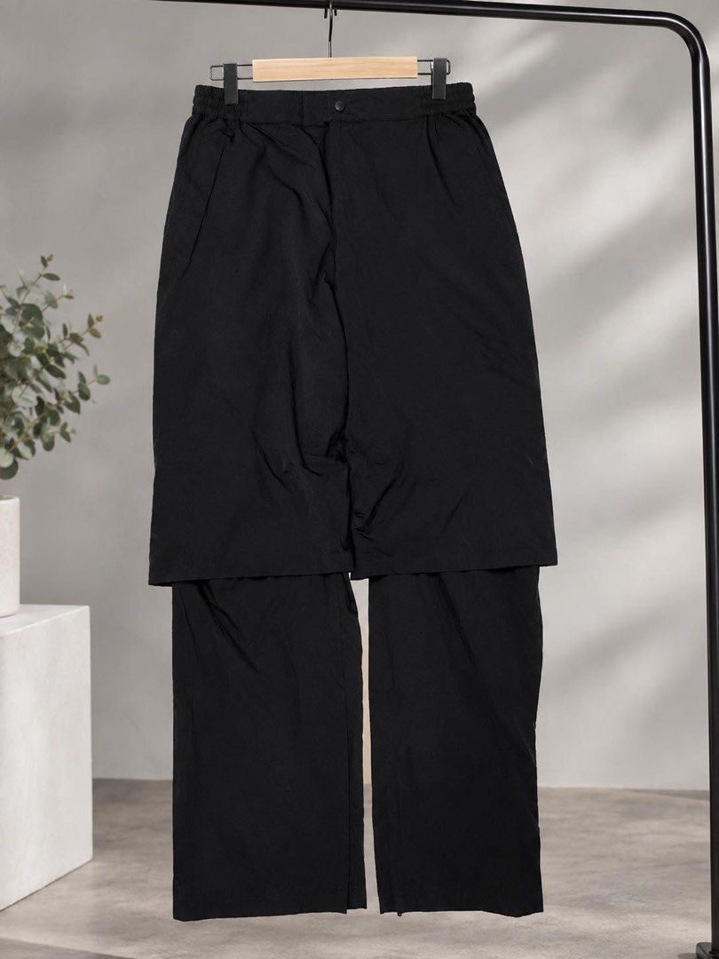 Burberry golf pants water proof (Category: Golf) located in Manila. Submitted by yeshangg (Listing ID 1464086632, Image 1). Description: Burberry golf pants Size 31-36 L41 Water proof (Heavy rain) Excellent condition Color rate 9.8/10.