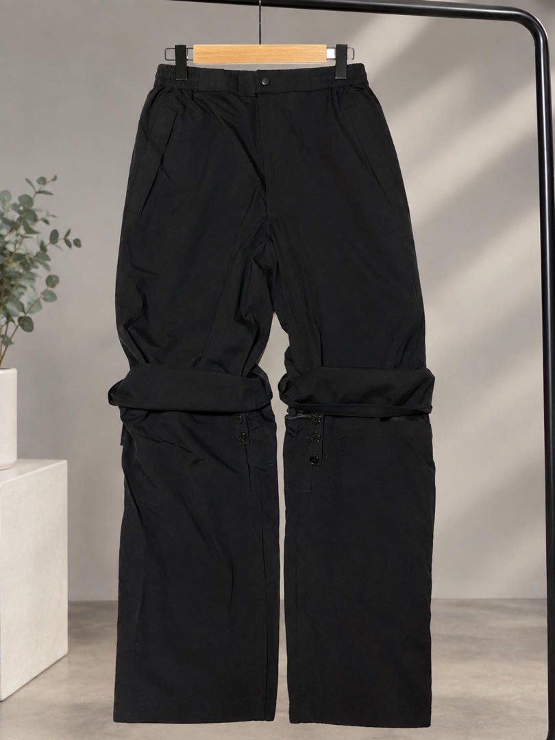 Burberry golf pants water proof (Category: Golf) located in Manila. Submitted by yeshangg (Listing ID 1464086632, Image 2). Description: Burberry golf pants Size 31-36 L41 Water proof (Heavy rain) Excellent condition Color rate 9.8/10.
