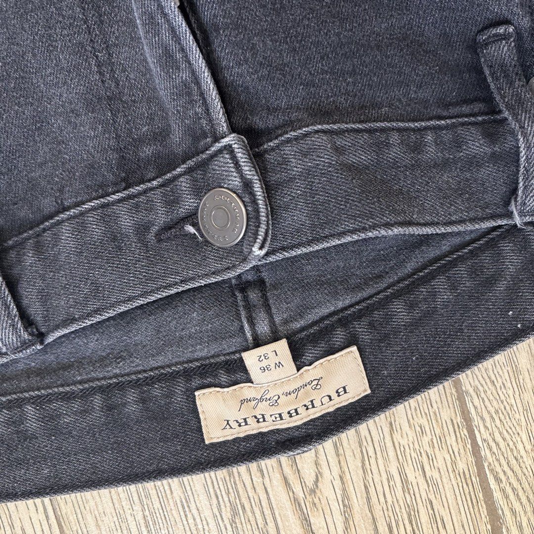 Burberry Skinny Jeans (Category: Jeans) located in Imus. Submitted by reloved.nd (Listing ID 1464071098, Image 2). Description: - Brand: Burberry - Type: Dark Wash Denim Jeans - Size: W36 L32 - Style: Classic five-pocket - Origin: Made in China - Fit: Comfortable for everyday wear - Perfect addition to your wardrobe.