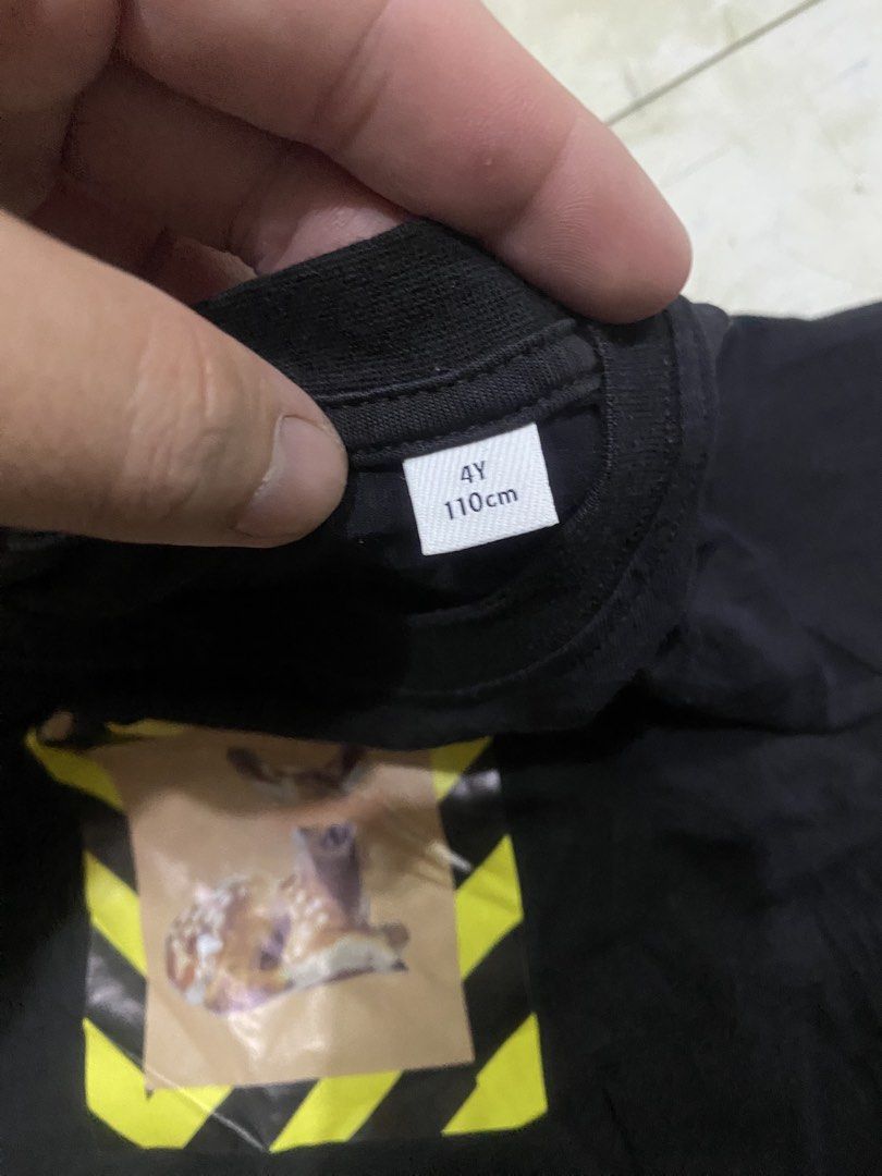 Burberry unisex Tshirt (Category: Babies & Kids Fashion) located in Tagoloan. Submitted by puretiger-389e (Listing ID 1463939903, Image 2). Description: Unisex Size 110cm/ 4 years old.