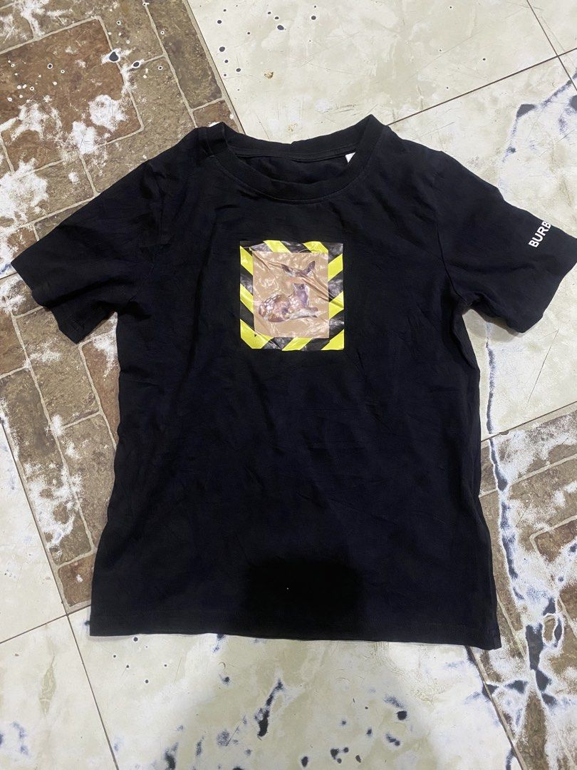 Burberry unisex Tshirt (Category: Babies & Kids Fashion) located in Tagoloan. Submitted by puretiger-389e (Listing ID 1463939903, Image 1). Description: Unisex Size 110cm/ 4 years old.
