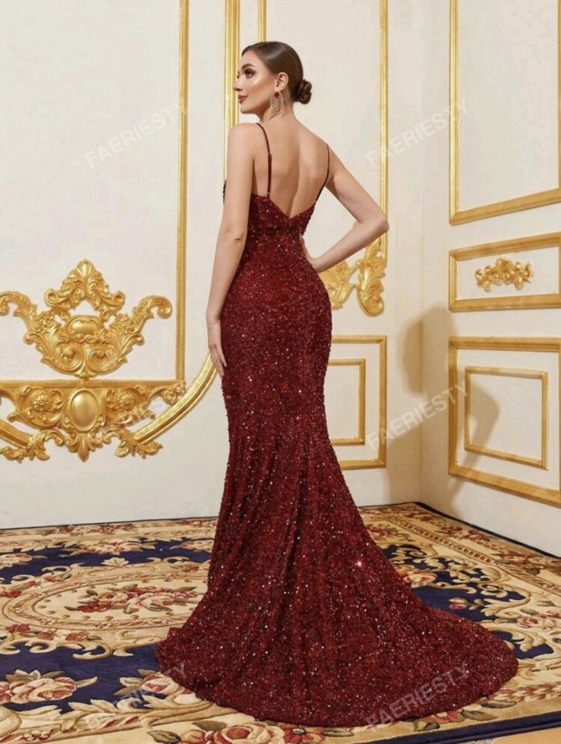 Burgundy sequins dress (Category: Evening dresses & gowns) located in Taguig. Submitted by itsme_luna (Listing ID 1464061304, Image 3). Description: Size: 26-28waist ✅Gcash (payment first) 🛵 Lalamove 📍 Taguig City.