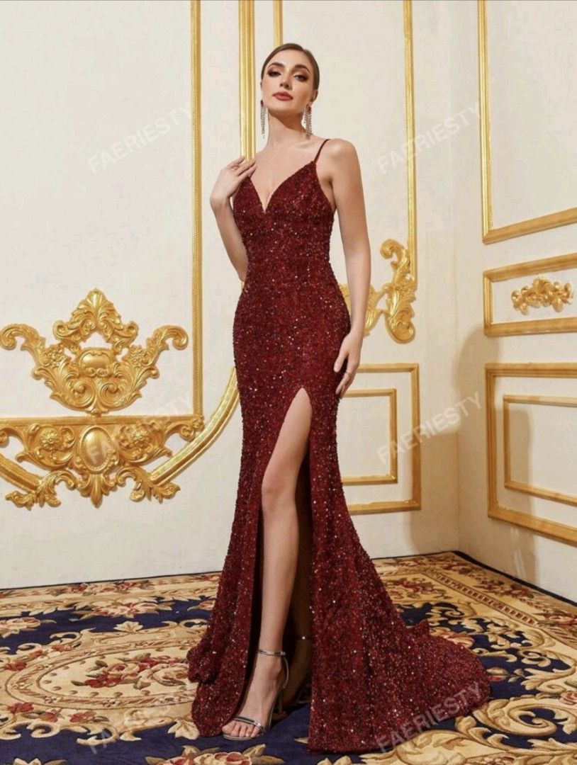 Burgundy sequins dress (Category: Evening dresses & gowns) located in Taguig. Submitted by itsme_luna (Listing ID 1464061304, Image 2). Description: Size: 26-28waist ✅Gcash (payment first) 🛵 Lalamove 📍 Taguig City.