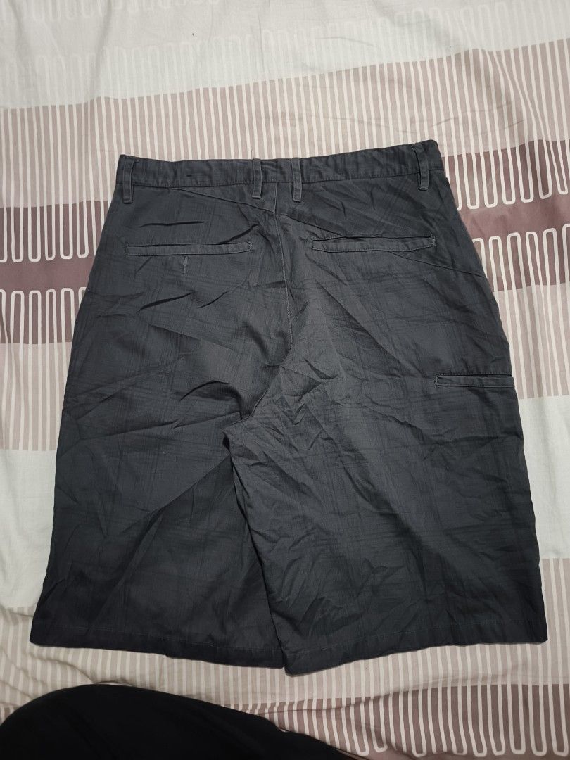Burnside Men's Size 30 Grey Cargo Shorts (Category: Shorts) located in Manila. Submitted by dyastenthrift (Listing ID 1464040157, Image 3). Description: - Burnside Grey Shorts - Size (32x22) - Made in Bangladesh - Multiple back pockets and one side pocket - Comfortable for everyday wear - Perfect for casual outings.