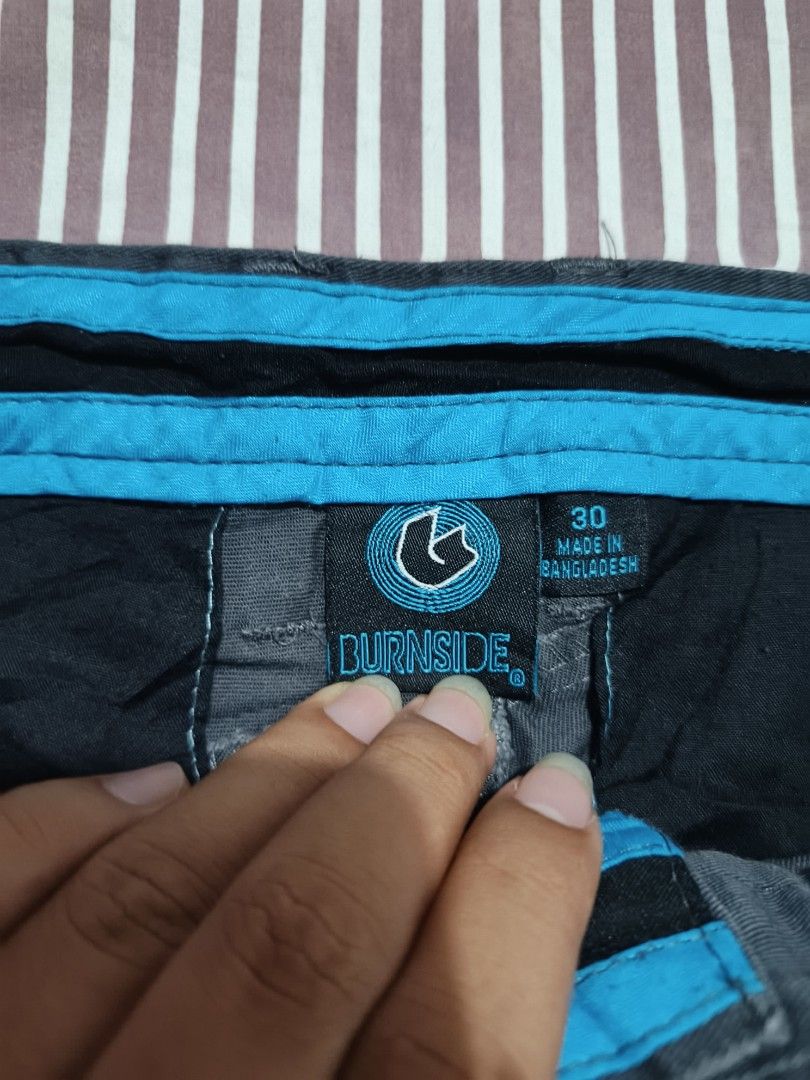 Burnside Men's Size 30 Grey Cargo Shorts (Category: Shorts) located in Manila. Submitted by dyastenthrift (Listing ID 1464040157, Image 2). Description: - Burnside Grey Shorts - Size (32x22) - Made in Bangladesh - Multiple back pockets and one side pocket - Comfortable for everyday wear - Perfect for casual outings.