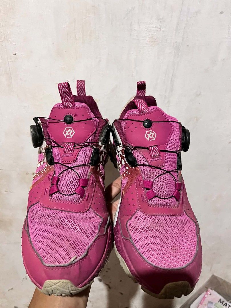 CAF Trail Running Shoes BOA Dial System Pink (Category: Sneakers) located in Jagna. Submitted by calmturtle_46c083 (Listing ID 1464069724, Image 1). Description: - Pink trail running shoes - Easy BOA dial system for quick tightening - Stylish white and pink geometric pattern on the side - Speckled sole design - Made in Vietnam - Ideal for outdoor adventures and trail running.