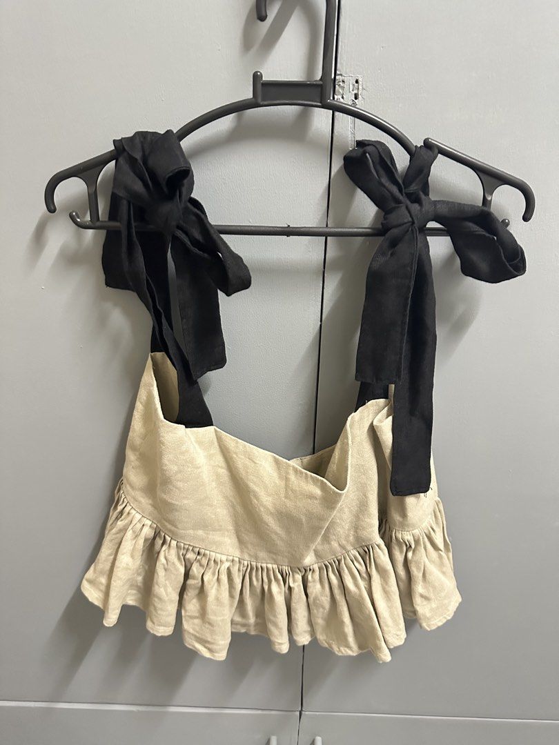 Callelily Luisa Pure Linen Top (Category: Sleeveless) located in Hermosa. Submitted by alxgtz (Listing ID 1464028838, Image 2). Description: Used once Thick linen nice quality.