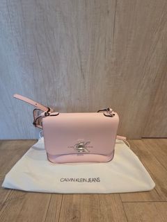 (Category: ) located in . Submitted by weekendshopsg (Listing ID 1464014591, Image 1). Description: .