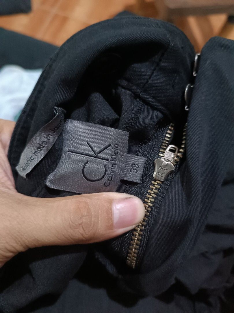 Calvin Klein Long Pants "Black" (Category: Trousers) located in Paranaque City. Submitted by jnthn.c (Listing ID 1464048502, Image 3). Description: Calvin Klein Long Pants "Black" Size 33 on tag but Actual Size 35 to 36 x 42 Need Wash, Need Plantsa.