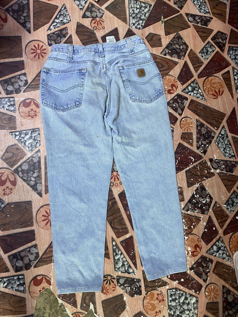Carhartt Light Wash Denim Jeans (Category: Jeans) located in Manila. Submitted by kentmarion.water (Listing ID 1464042808, Image 2). Description: - Classic light wash denim jeans - Brand: Carhartt - Fit: Straight leg - Closure: Button fly - Features: Iconic Carhartt logo patch on back pocket - Perfect for everyday wear.