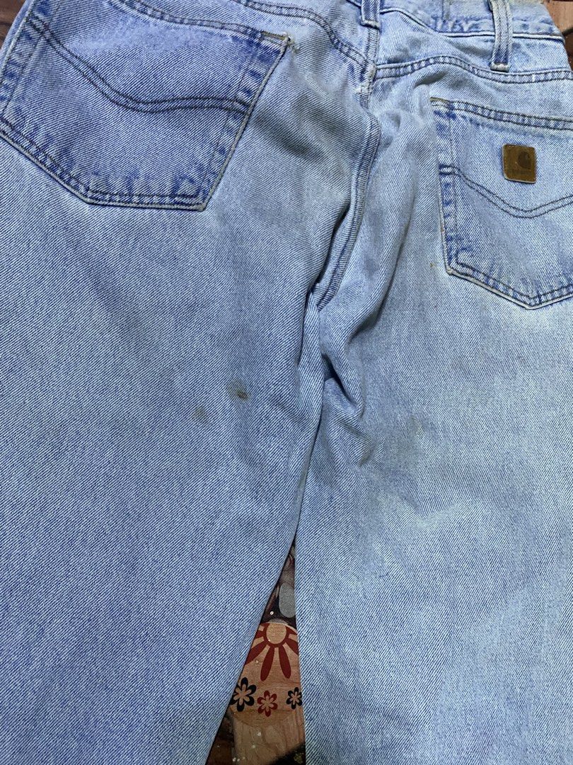 Carhartt Light Wash Denim Jeans (Category: Jeans) located in Manila. Submitted by kentmarion.water (Listing ID 1464042808, Image 3). Description: - Classic light wash denim jeans - Brand: Carhartt - Fit: Straight leg - Closure: Button fly - Features: Iconic Carhartt logo patch on back pocket - Perfect for everyday wear.