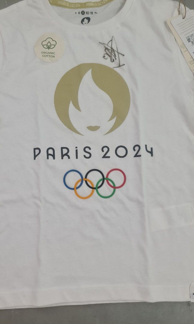 Carlos Caloy Yulo signed Olympic shirt (Category: Other Merchandise) located in San Pedro. Submitted by alecRM (Listing ID 1464055403, Image 3). Description: 2-time Olympic Gold Medalist Carlos "Caloy" Yulo autographed 2024 Paris Olympics Official Shirt Was signed during his official Malacanang visit Shirts were bought from Paris, France during the olympics (shirts alone were P2000 each) *money back guarantee if proven faked signatures, pic with 