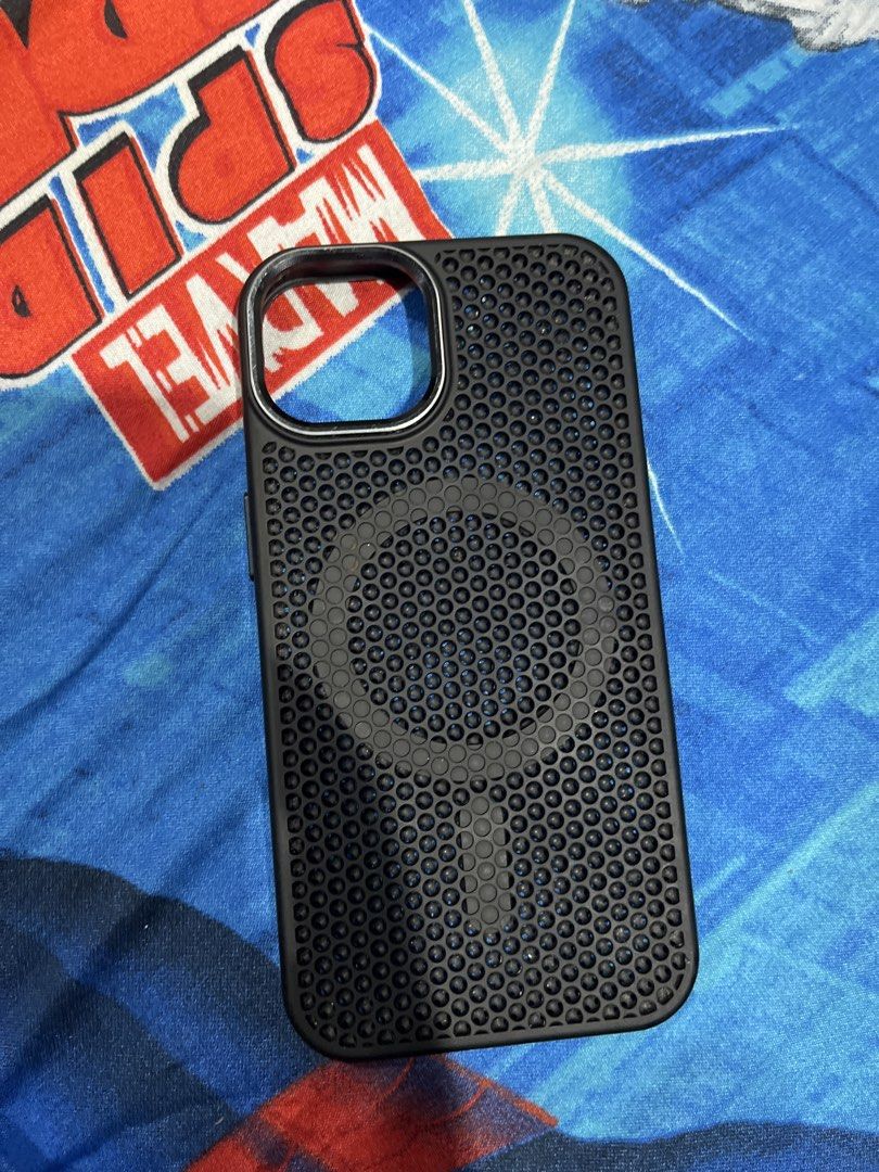Casing Iphone13 (Category: Cases & Covers) located in Kuala Lumpur. Submitted by rsfdxrdmn (Listing ID 1464011718, Image 1). Description: Iphone 13 Black 10/10 condition✅.
