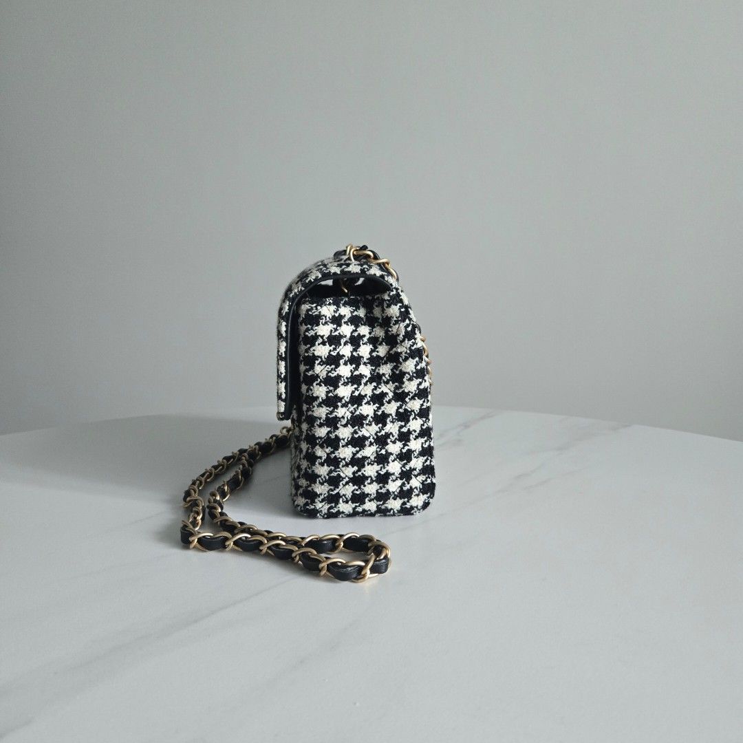 Cc Mini Flap (Category: Luxury Bags & Wallets) located in Paranaque City. Submitted by dclutterqueen (Listing ID 1463947952, Image 2). Description: Chanel Mini Flap Bag Quilted Tweed 💯 Tweed in Houndstooth pattern, genuine leather interior 🇯🇵Acquired preloved from Japan 👜 Measures approximately 6 x 5. 5 inches.