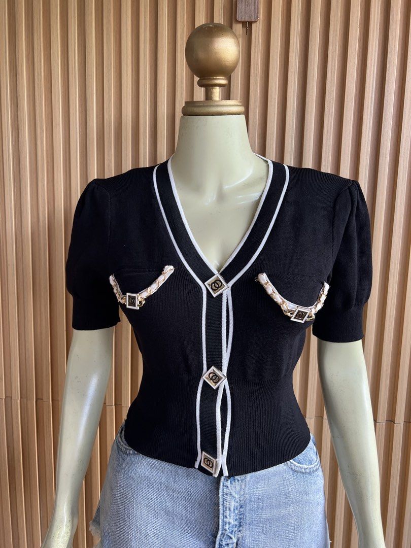 Cc top (Category: Blouses) located in Lipa City. Submitted by thyra06 (Listing ID 1463972425, Image 3). Description: Cc top good as new.