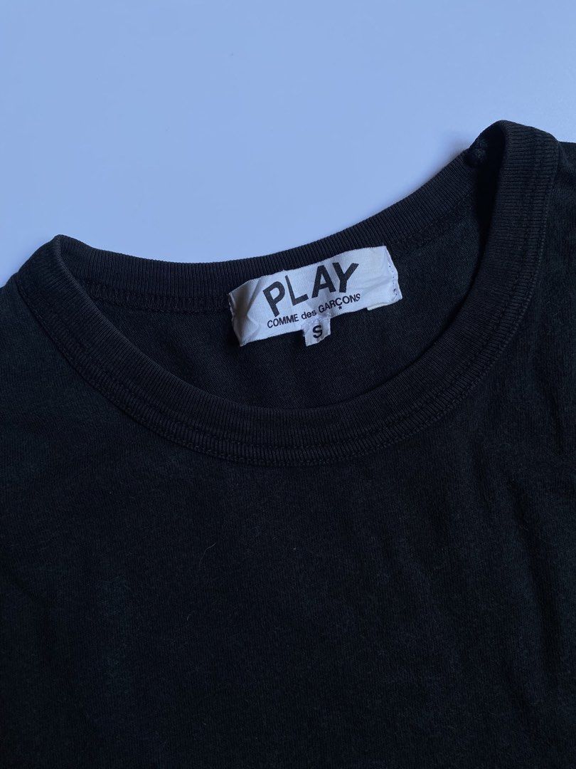 Cdg Play small logo (Category: Tshirts & Polo Shirts ) located in Tabaco. Submitted by hidden_gem.2 (Listing ID 1463965361, Image 3). Description: NEED WASH SMALL UNISEX COMPLETE TAGS OFF/LEGIT ONLY.
