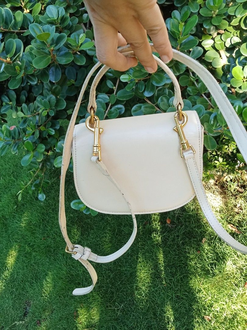 CELINE MINI BESACE CLEA TWO WAY BAG (Category: Luxury Bags & Wallets) located in Vinzons. Submitted by gracecollectionsph09 (Listing ID 1463993785, Image 3). Description: GOOD CONDITION RUBBER LINING ISSUE CODED PAYMENT FIRST BICOL LOCATION.