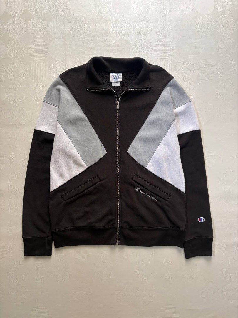 Champion Reverse Weave Full Zip Jacket (Category: Coats, Jackets and Outerwear) located in Tacurong. Submitted by kmthrift19 (Listing ID 1463969504, Image 1). Description: Dimes: W21xL27 Condition: Excellent Color Rate: 8/10 Size on tag: Medium Issue: None.