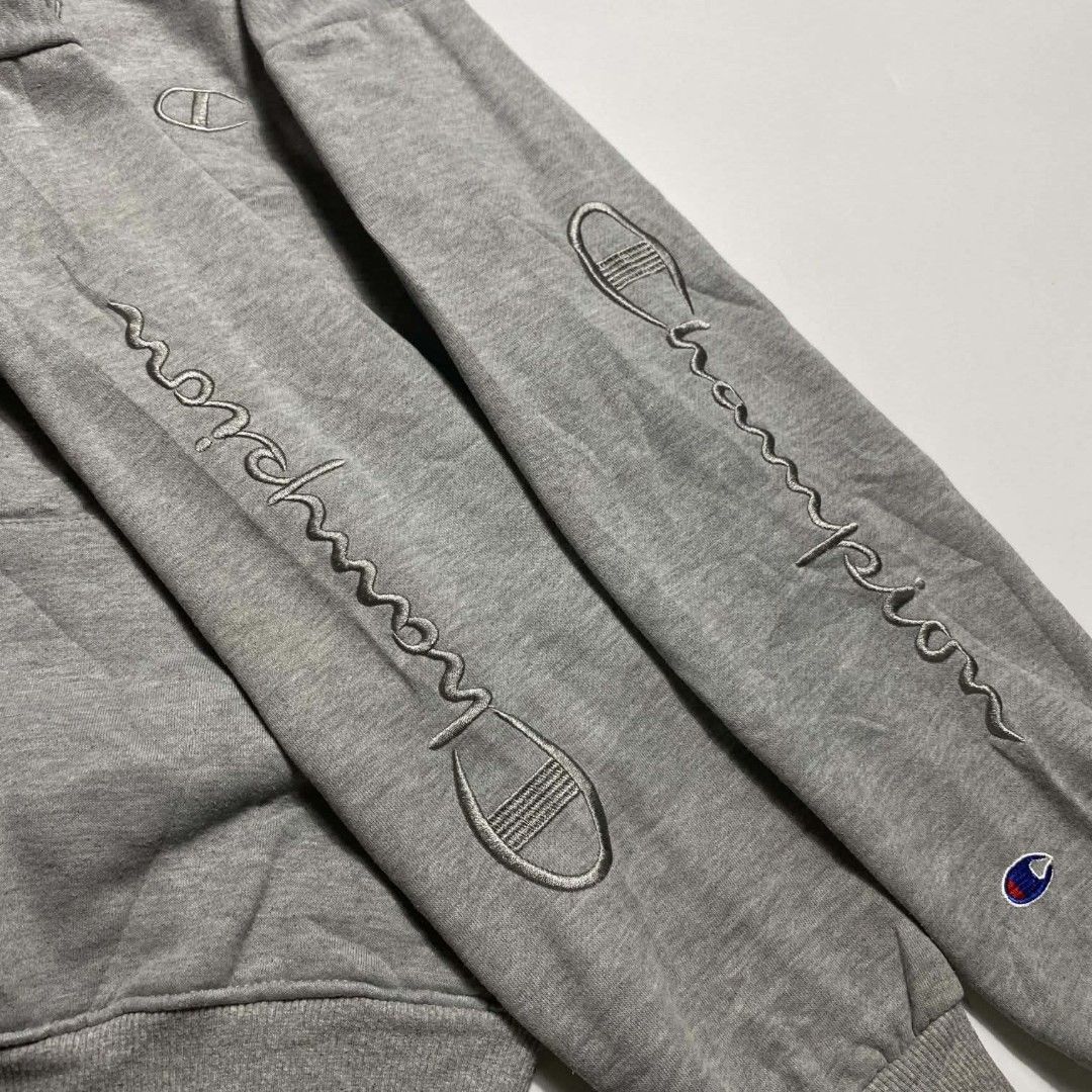Champion Side Script Hoodie (Category: Hoodies) located in Manila. Submitted by ayskrim_ (Listing ID 1463989693, Image 3). Description: Dimes: M 20x25.