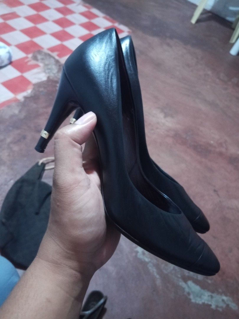 Chanel (Category: Heels) located in Zamboanga. Submitted by alminajammang19 (Listing ID 1464042679, Image 3). Description: authentic chanel pump heels from Japan surplus.