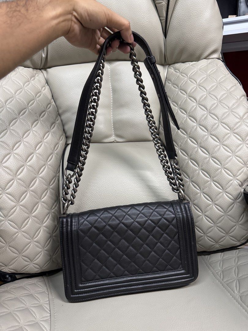 Chanel Boy (Category: Shoulder Bags) located in Cagayan de Oro. Submitted by negosyantesibengineer (Listing ID 1464052580, Image 2). Description: .