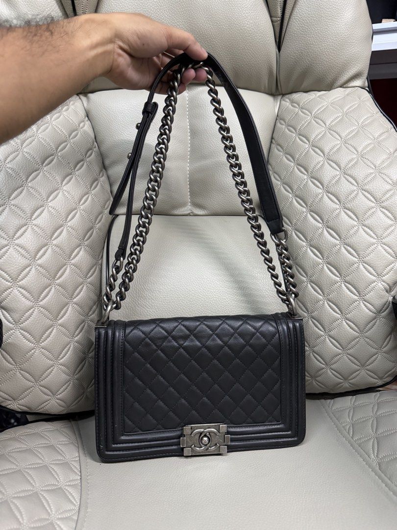 Chanel Boy (Category: Shoulder Bags) located in Cagayan de Oro. Submitted by negosyantesibengineer (Listing ID 1464052580, Image 1). Description: .