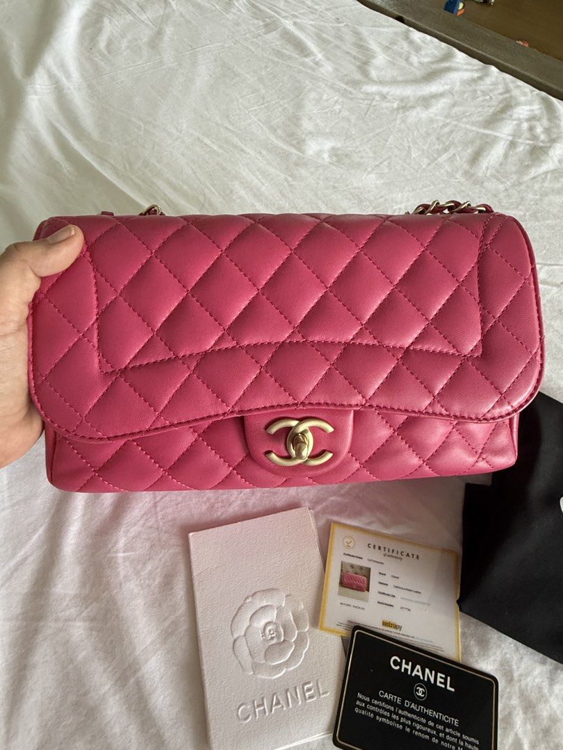 Chanel Medium Flap in Barbie Pink (Category: Luxury Bags & Wallets) located in Calamba. Submitted by mom2girls (Listing ID 1463996164, Image 2). Description: Jusko ang ganda. Sobrang ganda ayoko siyang gamitin kasi baka magasgas so naka-display lang. LOL! I probably used this twice for a formal dinner party tapos balik na sa display cabinet. Shipping via LBC only. SF c/o Buyer..