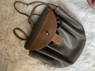 (Category: ) located in . Submitted by iloveyou_preloved (Listing ID 1464016258, Image 1). Description: .