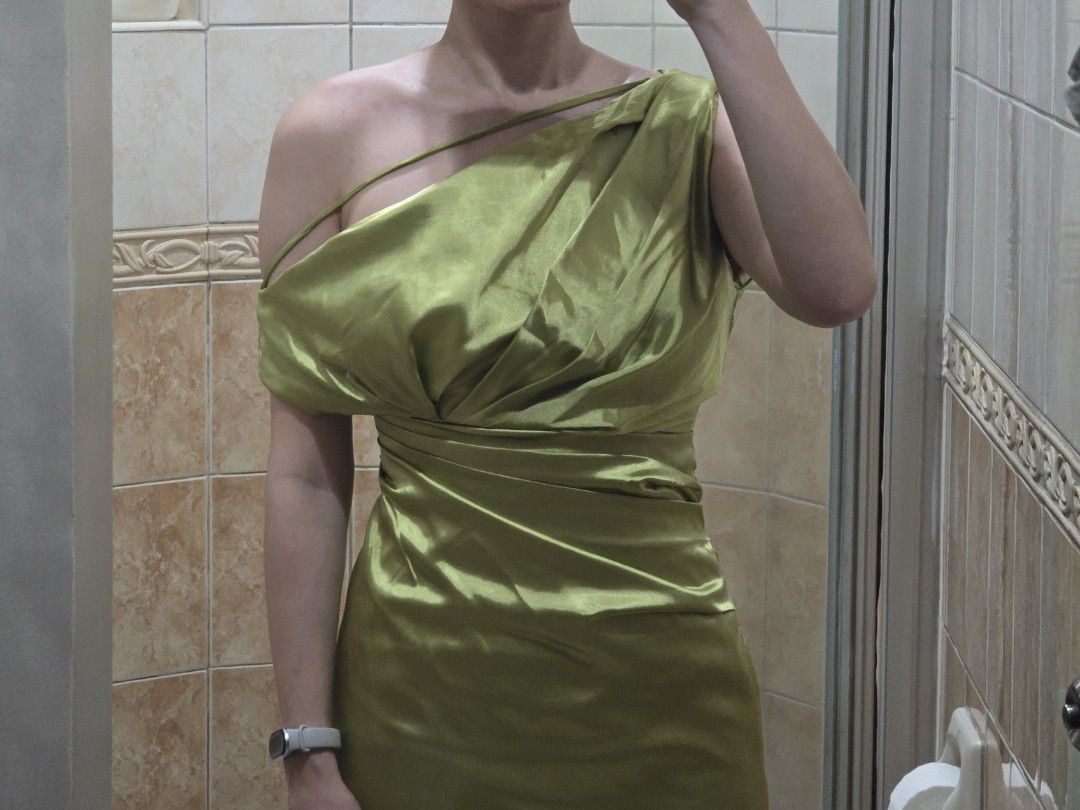 Chartreuse One-Shoulder Draped Evening Gown (Category: Evening dresses & gowns) located in Manila. Submitted by rawr.kiwi (Listing ID 1464045986, Image 3). Description: - Flattering one-shoulder design - Elegant draping across the bodice - Fabric: Satin with inner lining - Floor-length silhouette Size reference Bust - 34in Waist - 27in Hips - 37in.