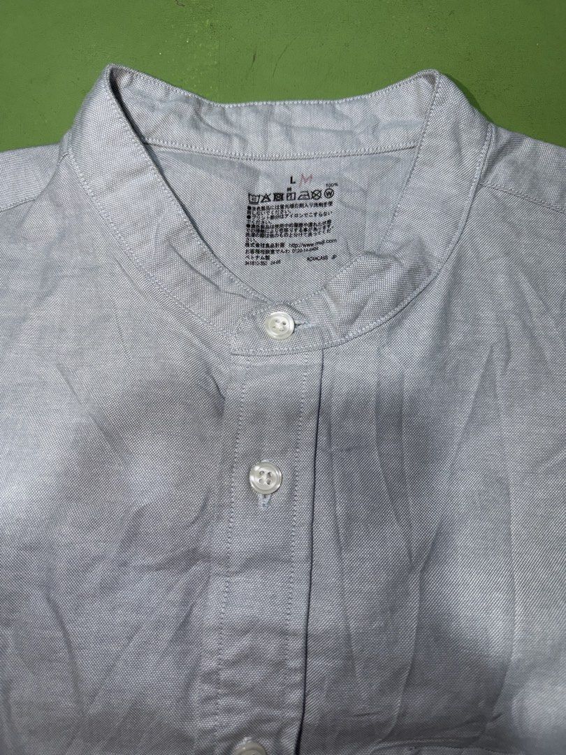 Chinese Collar (Category: Formal Shirts) located in Pasig City. Submitted by reyeslarry11740 (Listing ID 1464080837, Image 2). Description: For Sale Muji Chinese Collar Polo Longsleeve Cotton Men Light Gray Size Large 23w x 29L 29.5L Back Good as new condition No issue 450 plus ship only Payment 1st Pasig city.