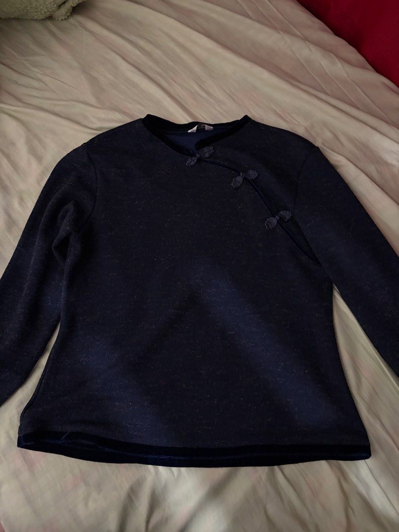 chinese inspired sweater🌑 (Category: Coats, Jackets and Outerwear) located in Cabuyao City. Submitted by somewhererainy (Listing ID 1464118591, Image 1). Description: -size:small -price is negotiable -can do meet up or delivery.