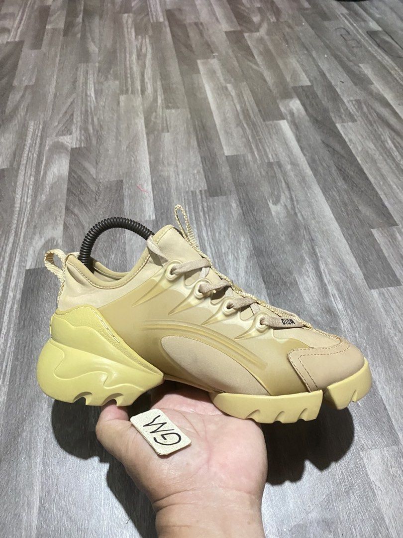 Christian Dior D-Connect Sneaker (Category: Sneakers) located in Cebu City. Submitted by freemoon.b85e0c (Listing ID 1464077294, Image 2). Description: Christain Dior D-Connect Sneaker Thrifted/2nd hand Size 5 us/2.5 ul/35 euro/22 cm Price 1550 plus sf Good condition.
