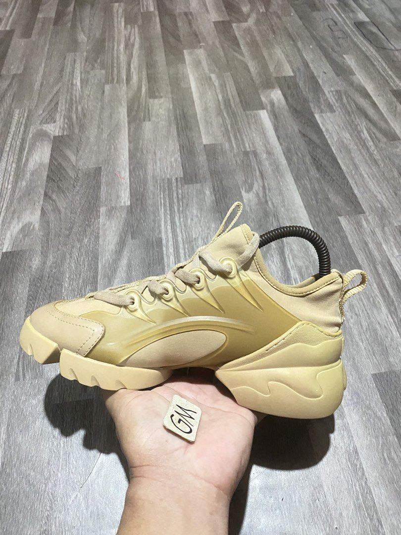 Christian Dior D-Connect Sneaker (Category: Sneakers) located in Cebu City. Submitted by freemoon.b85e0c (Listing ID 1464077294, Image 1). Description: Christain Dior D-Connect Sneaker Thrifted/2nd hand Size 5 us/2.5 ul/35 euro/22 cm Price 1550 plus sf Good condition.