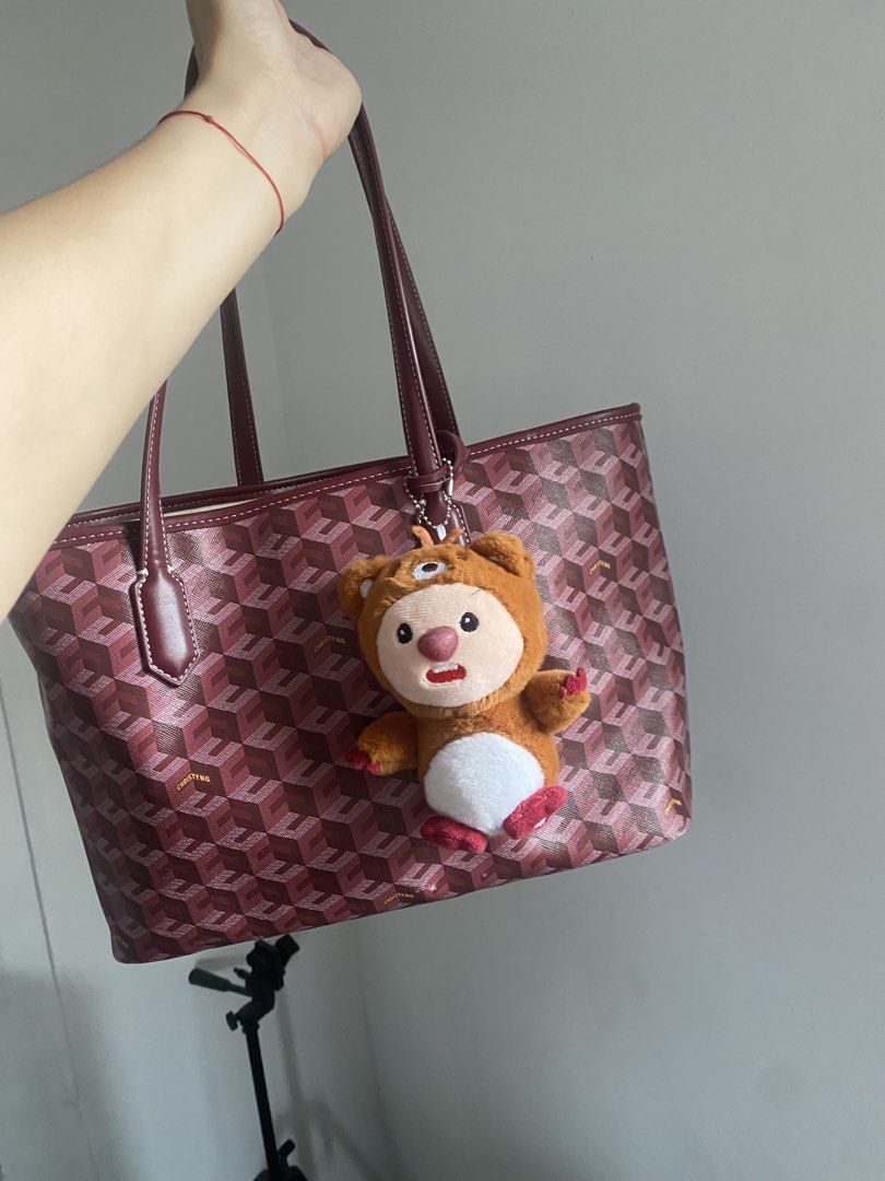 Christy Ng (Category: Shoulder Bags) located in Quezon City. Submitted by queserasera888 (Listing ID 1463982711, Image 2). Description: I would like to change the color .