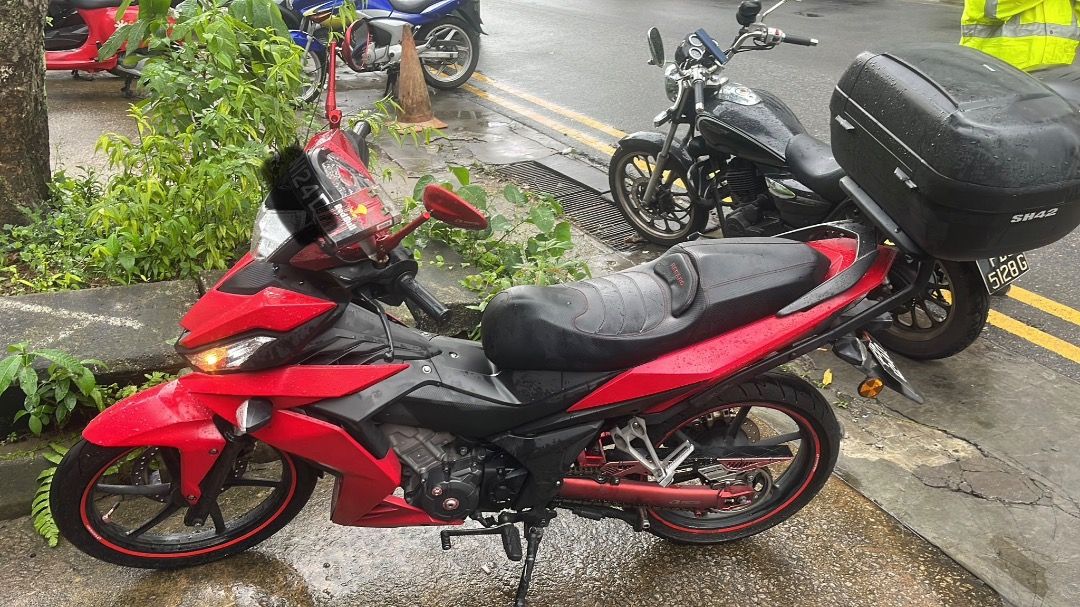 Class 2B (Category: Class 2B) located in Singapore. Submitted by linga90 (Listing ID 1464041034, Image 1). Description: Looking to let go my Honda RS150 COE until 12 JUN2028 You can test drive the bike For viewing please what’s app to me +65-81128636 .