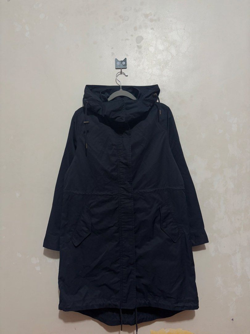 Clear Impression Black Trench Coat Women Medium (Category: Coats, Jackets and Outerwear) located in Balanga. Submitted by winterlab_ph (Listing ID 1464037169, Image 1). Description: Code: A638 Width: 20.5 Length: 32 Shoulders: 16 Sleeves: 22.5 : Discoloration on the sleeve and inside lining : Needs wash.