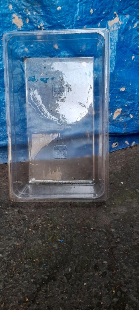 Clear Plastic Food Pan Container (Category: Food Organization & Storage) located in Valenzuela. Submitted by newbear.425b6e (Listing ID 1463947120, Image 3). Description: - Rectangular clear plastic container - Ideal for food storage or organizing - Approximate measurements: 20" L x 12" W x 6" H - Made of durable acrylic plastic - Easy to clean - Stackable design -250 each.