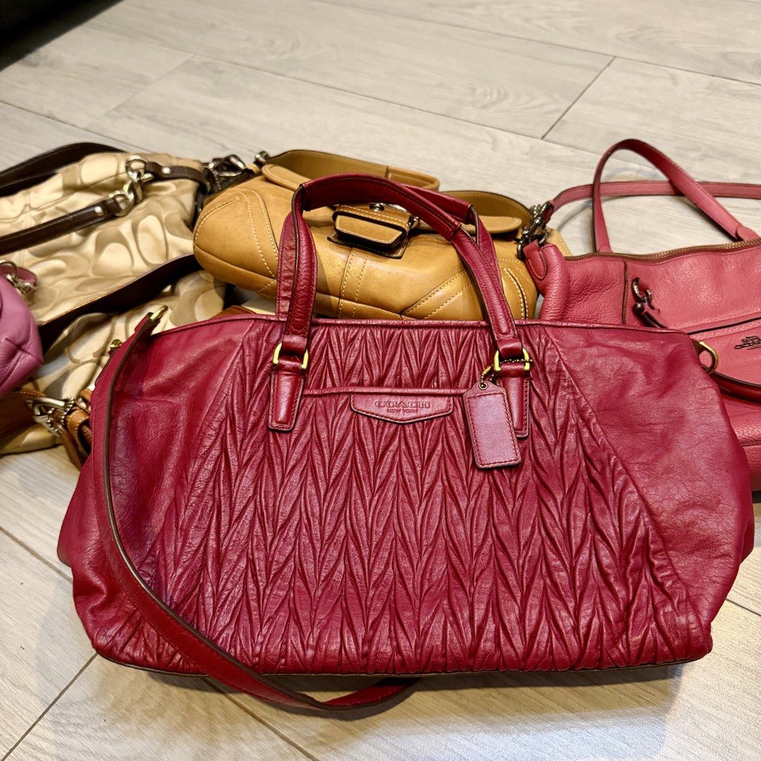 Coach Bags Bundle - Pinks and Purple (Category: Luxury Bags & Wallets) located in Roxas City. Submitted by decluttering_aj (Listing ID 1464105700, Image 3). Description: Take all, last price 📍Roxas City, Capiz F49177 - Park Flap Wristlet in Purple 58874 - Prairie Satchel in Magenta F29284 - Madison Gathered Satchel in Raspberry.