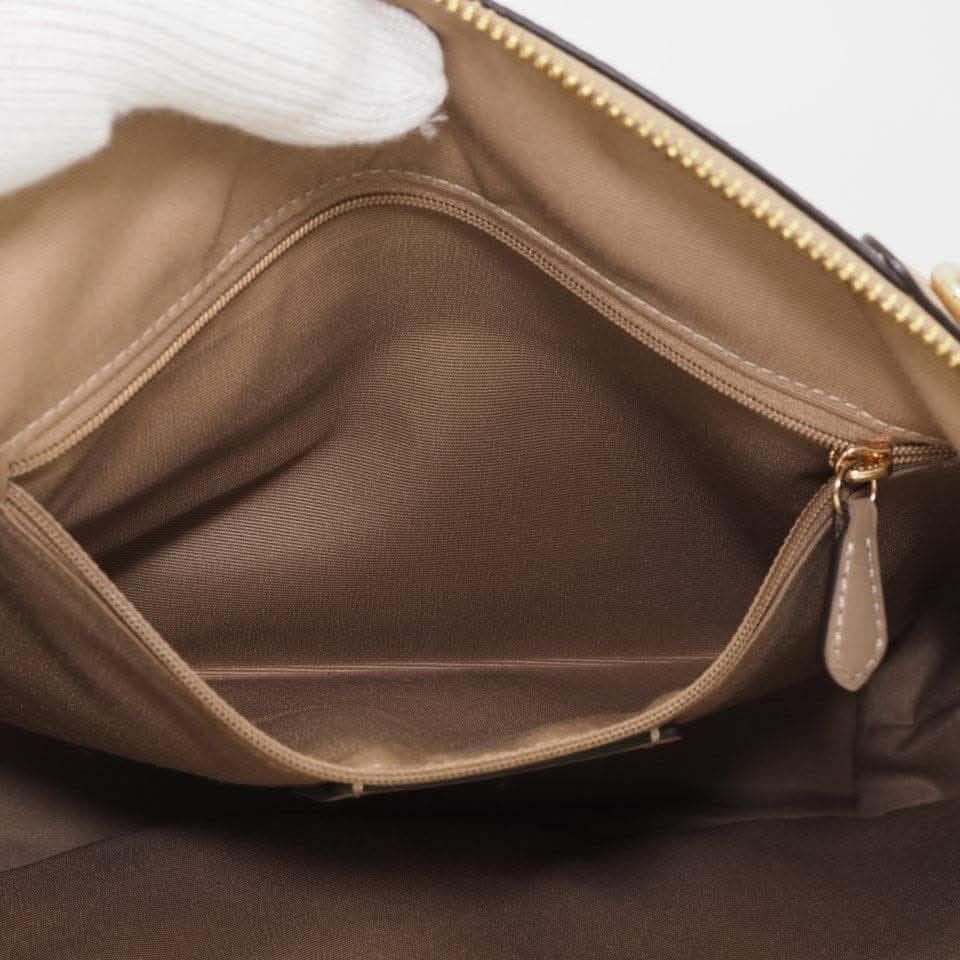 Coach Colorblock Leather Satchel Handbag (Category: Luxury Bags & Wallets) located in Paranaque City. Submitted by markandmove (Listing ID 1464116636, Image 3). Description: Kacey Satchel Colorblock Color: Chalk (Ivory / White) × Beige × Black (Gold tone hardware) Inclusions Shoulder strap, brand charm (hangtag), dust bag. well maintained. pm for additional photos. .